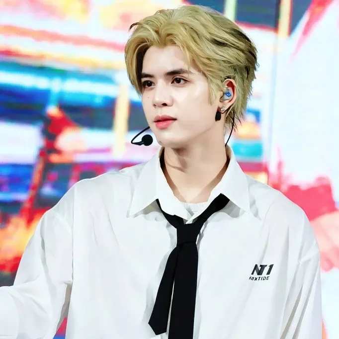 A moment captured by DORN (NexT1DE)'s fan