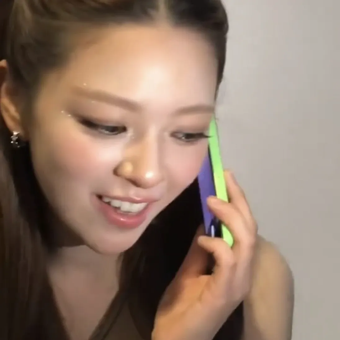 Behind-the-scenes cut of Jeongyeon (TWICE)