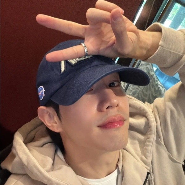 오늘 최애돌에서 빛나는 마크 (GOT7)의 대표 사진