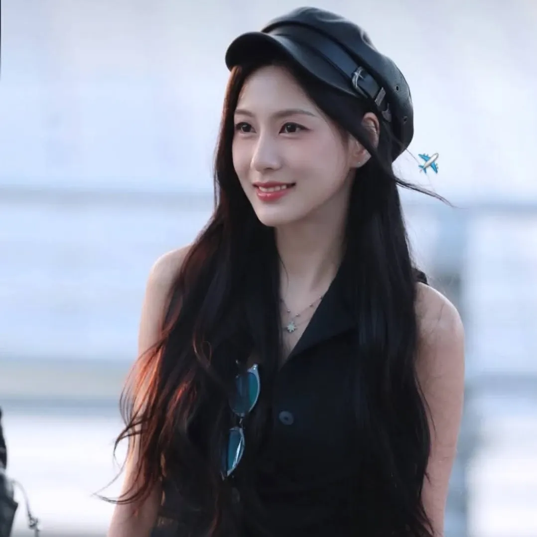 吴夏荣 (Apink)的最新照片