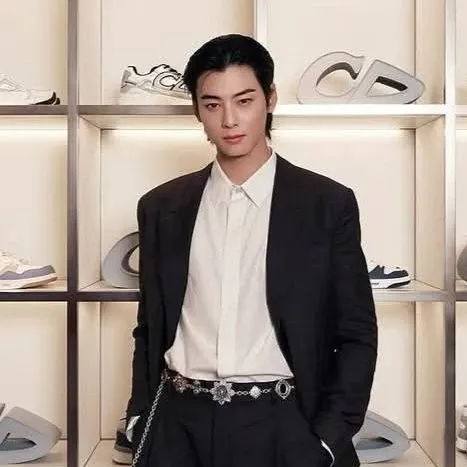 Behind-the-scenes cut of Eunwoo (ASTRO)