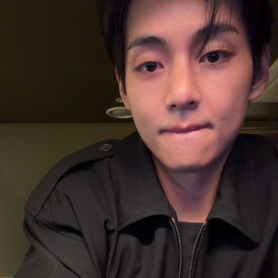 V (BTS)の最新写真