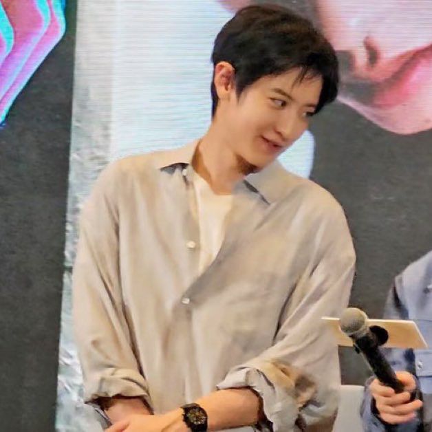 燦烈 (EXO)粉絲拍下的瞬間