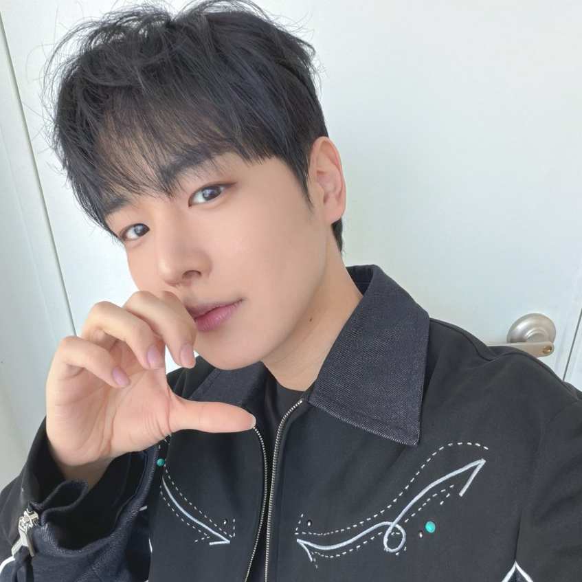 Latest photo of Choi Byungchan