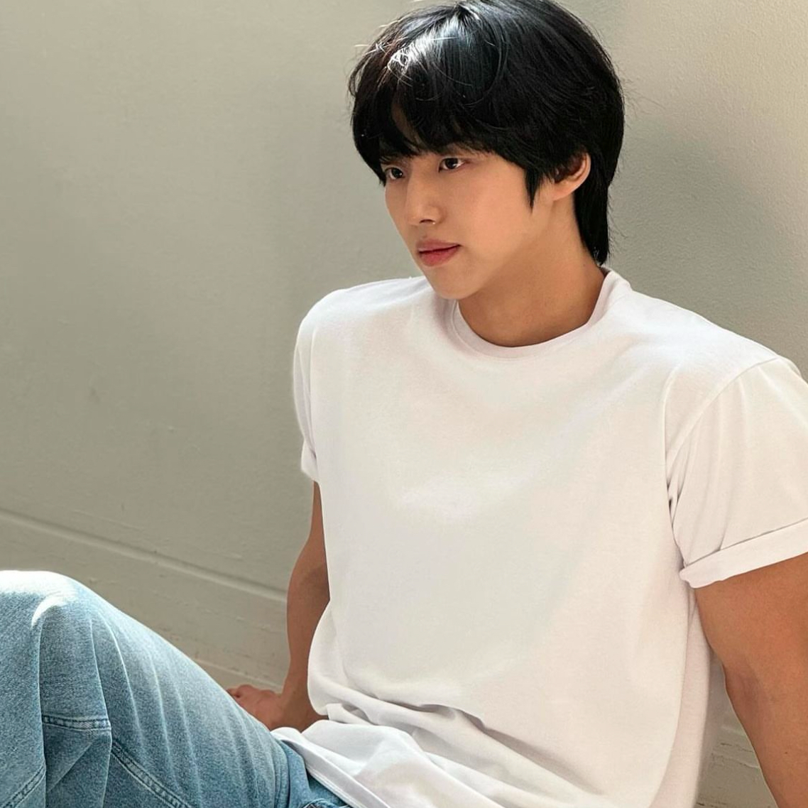 Recent activity shot of Hongseok (PENTAGON)