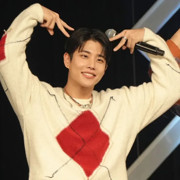 Latest photo of MJ (ASTRO)