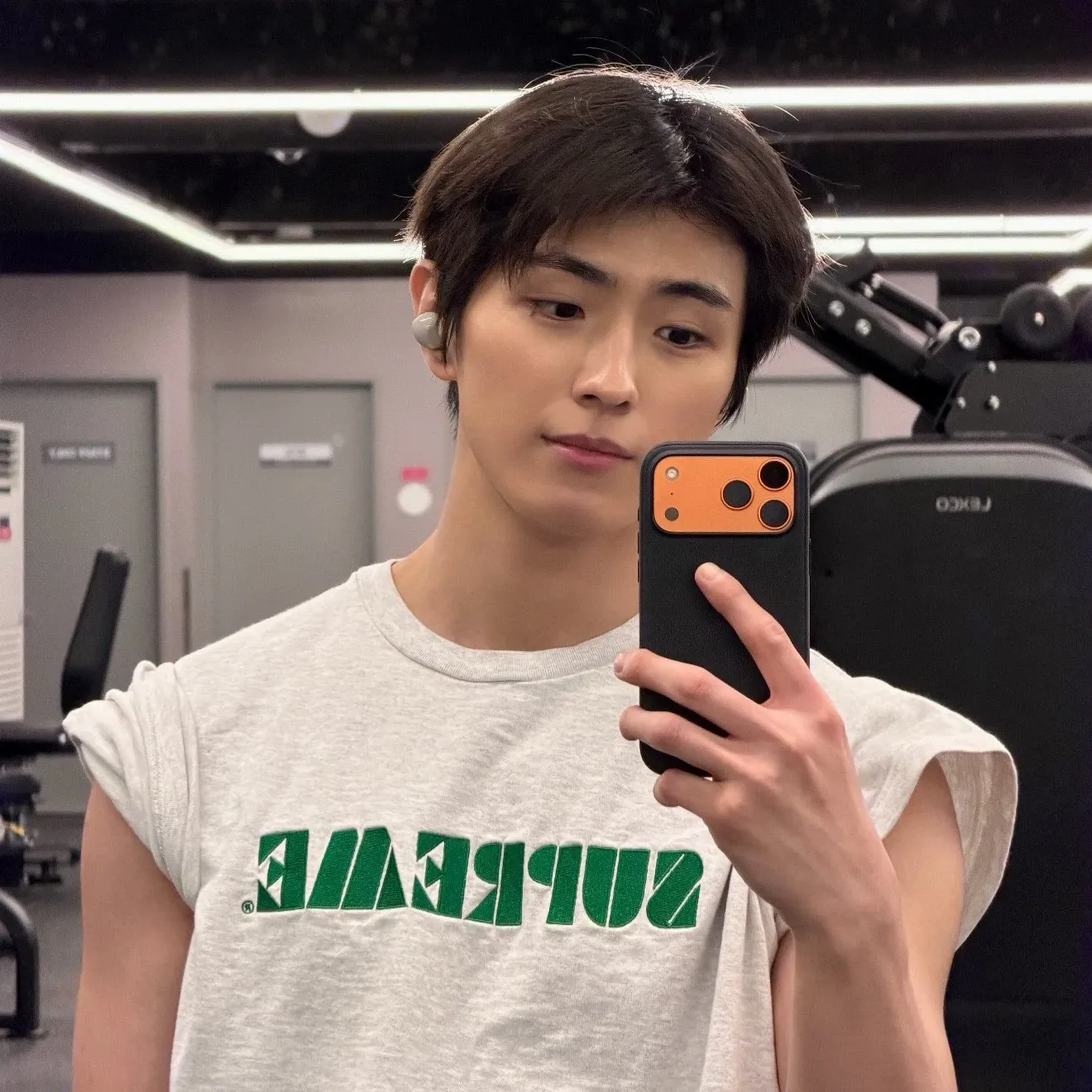 Behind-the-scenes cut of Yonghee (CIX)