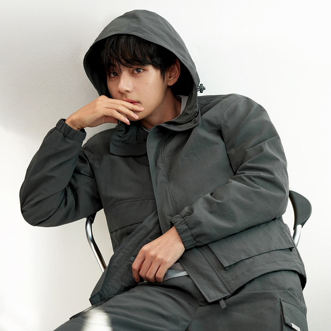 뷔 (방탄소년단)의 최신 사진