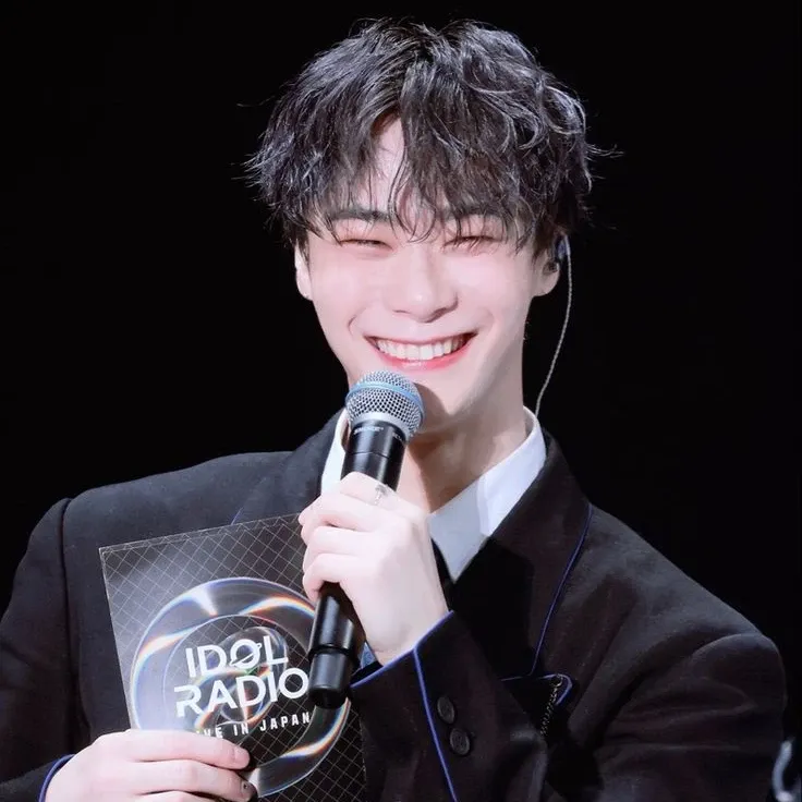 A moment captured by Moonbin (ASTRO)'s fan