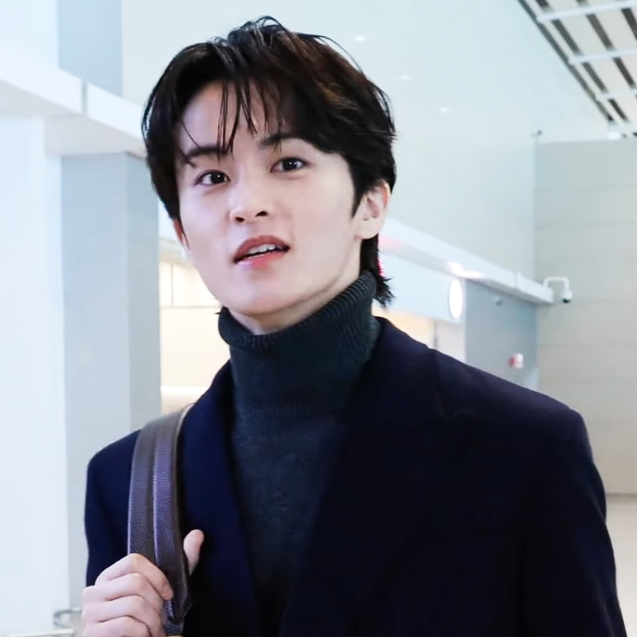 Behind-the-scenes cut of Mark (NCT 127, NCT DREAM)