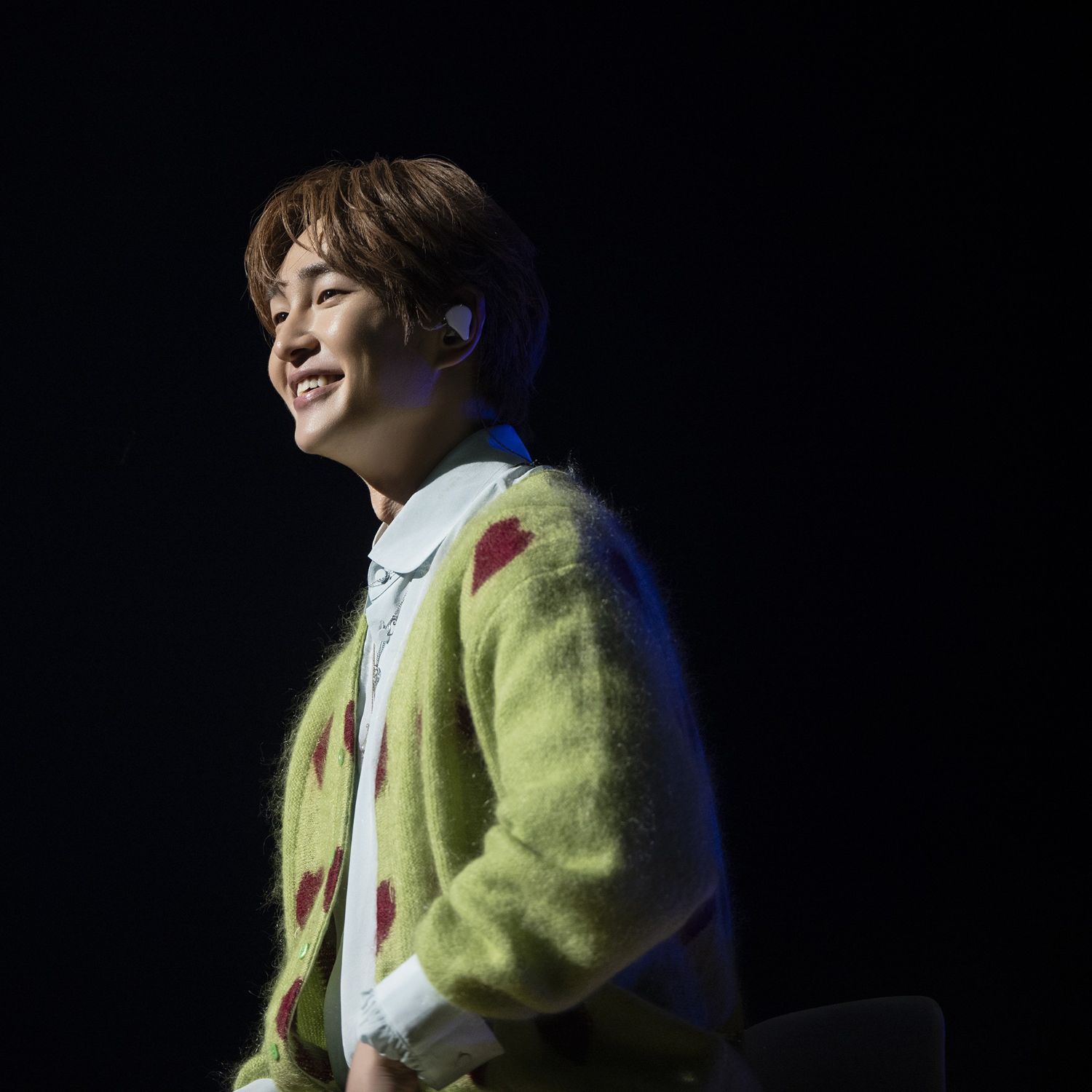 A moment captured by Onew (SHINee)'s fan