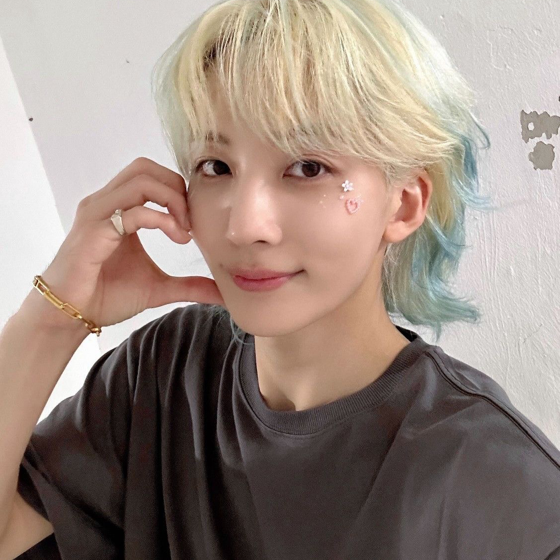 Behind-the-scenes cut of Jeonghan (SEVENTEEN)
