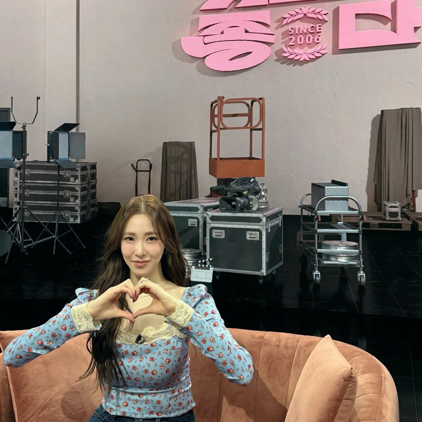 Behind-the-scenes cut of Tiffany Young (Girls' Generation)