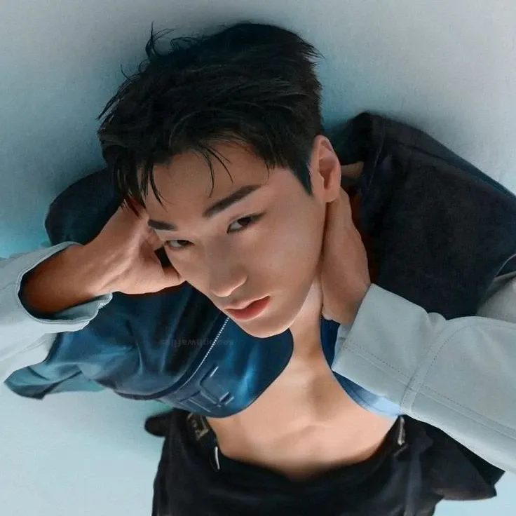 崔傘 (ATEEZ)的幕後花絮