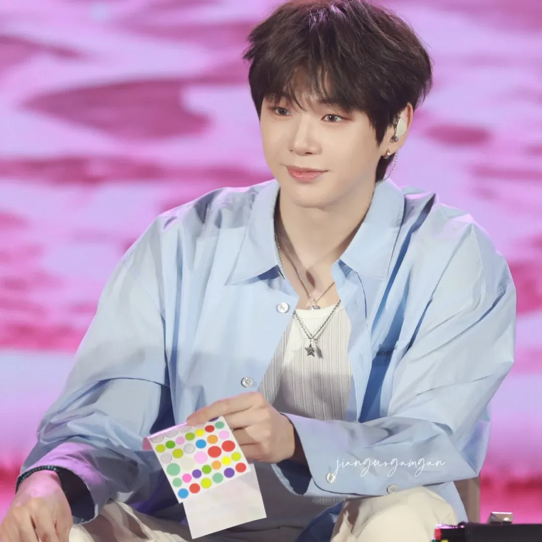 강다니엘 최근 활동샷