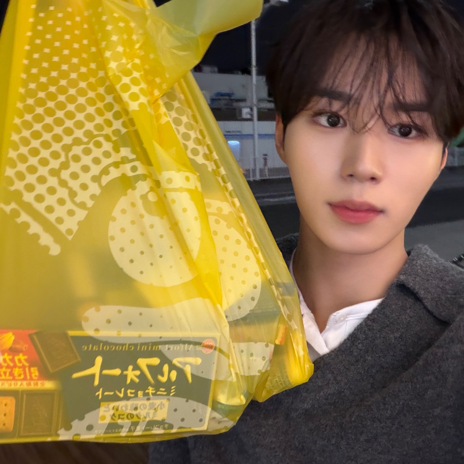 Behind-the-scenes cut of Kim Junseo (ALPHA DRIVE ONE)