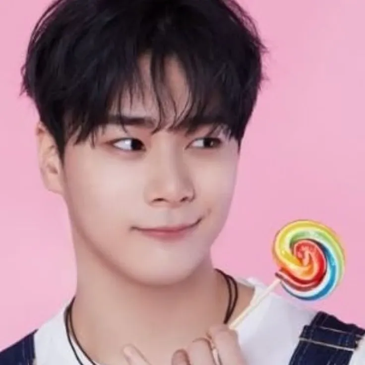 A moment captured by Moonbin (ASTRO)'s fan