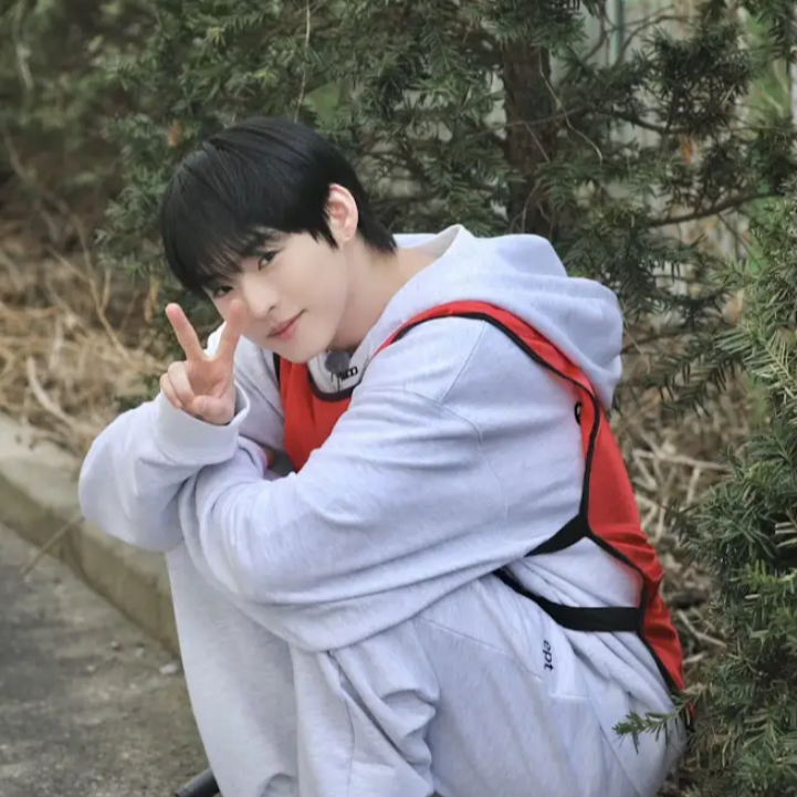 Recent activity shot of Hyojin (ONF)