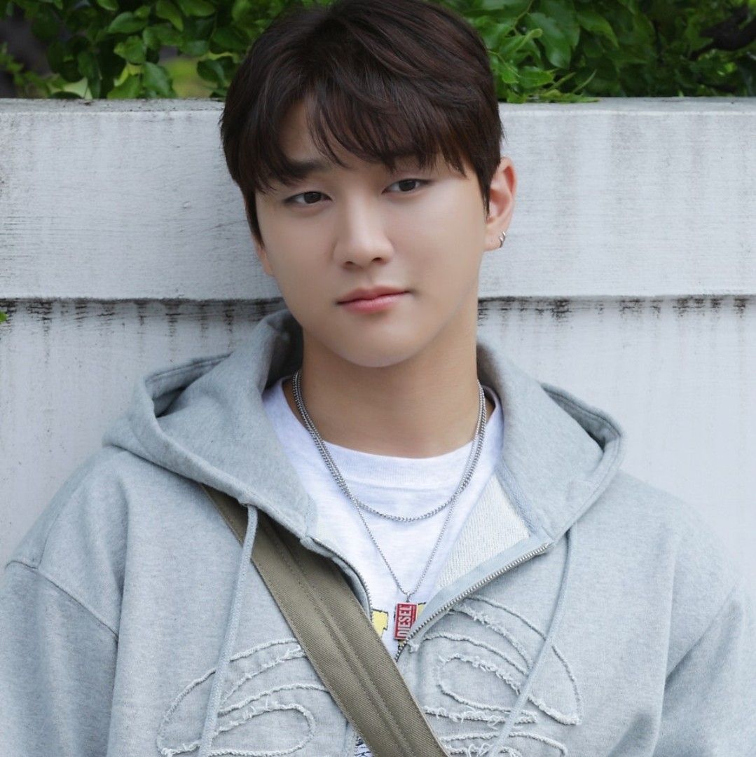 A moment captured by Hong Joochan (GoldenChild)'s fan