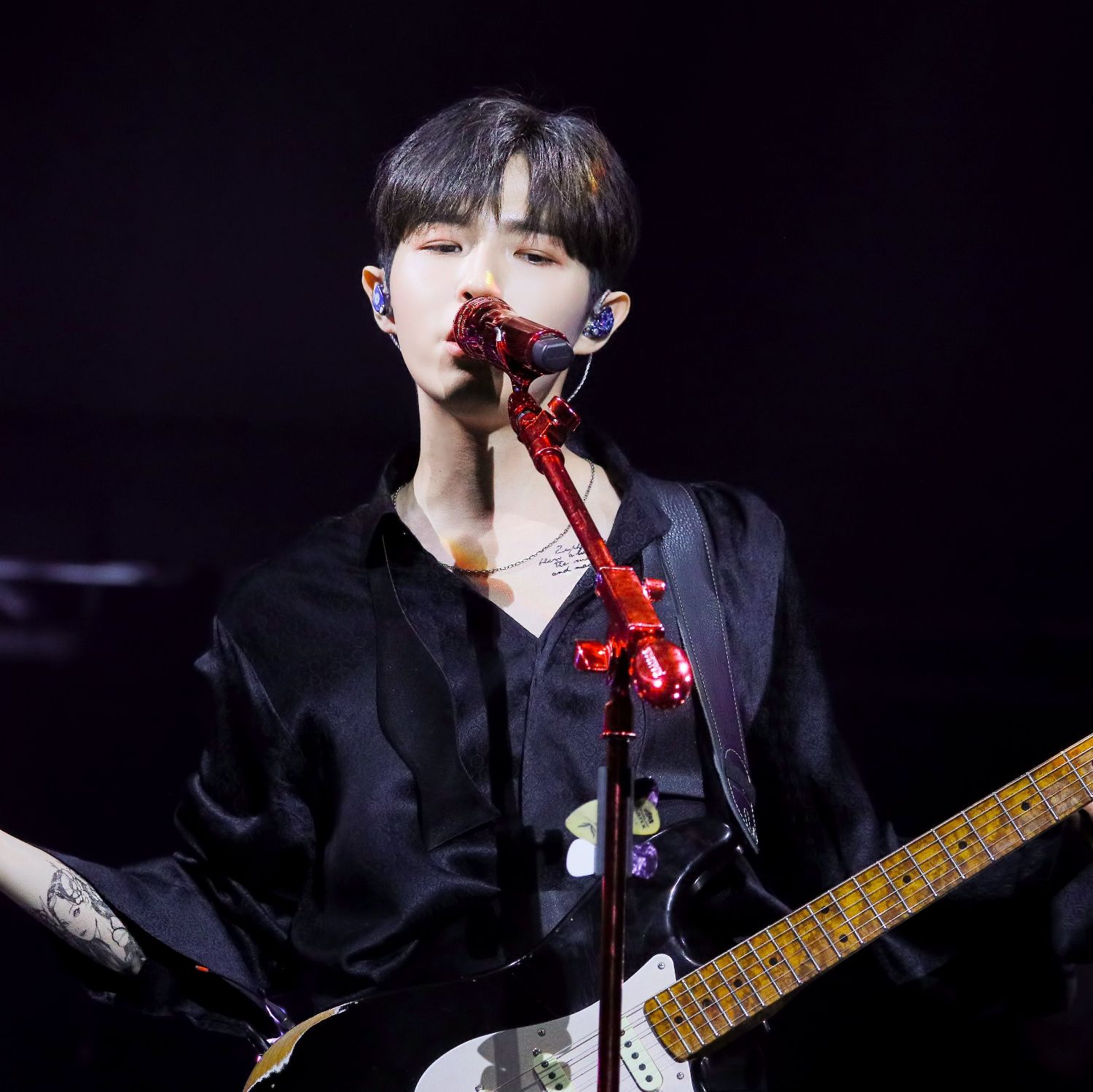 Behind-the-scenes cut of Kim Jaehwan