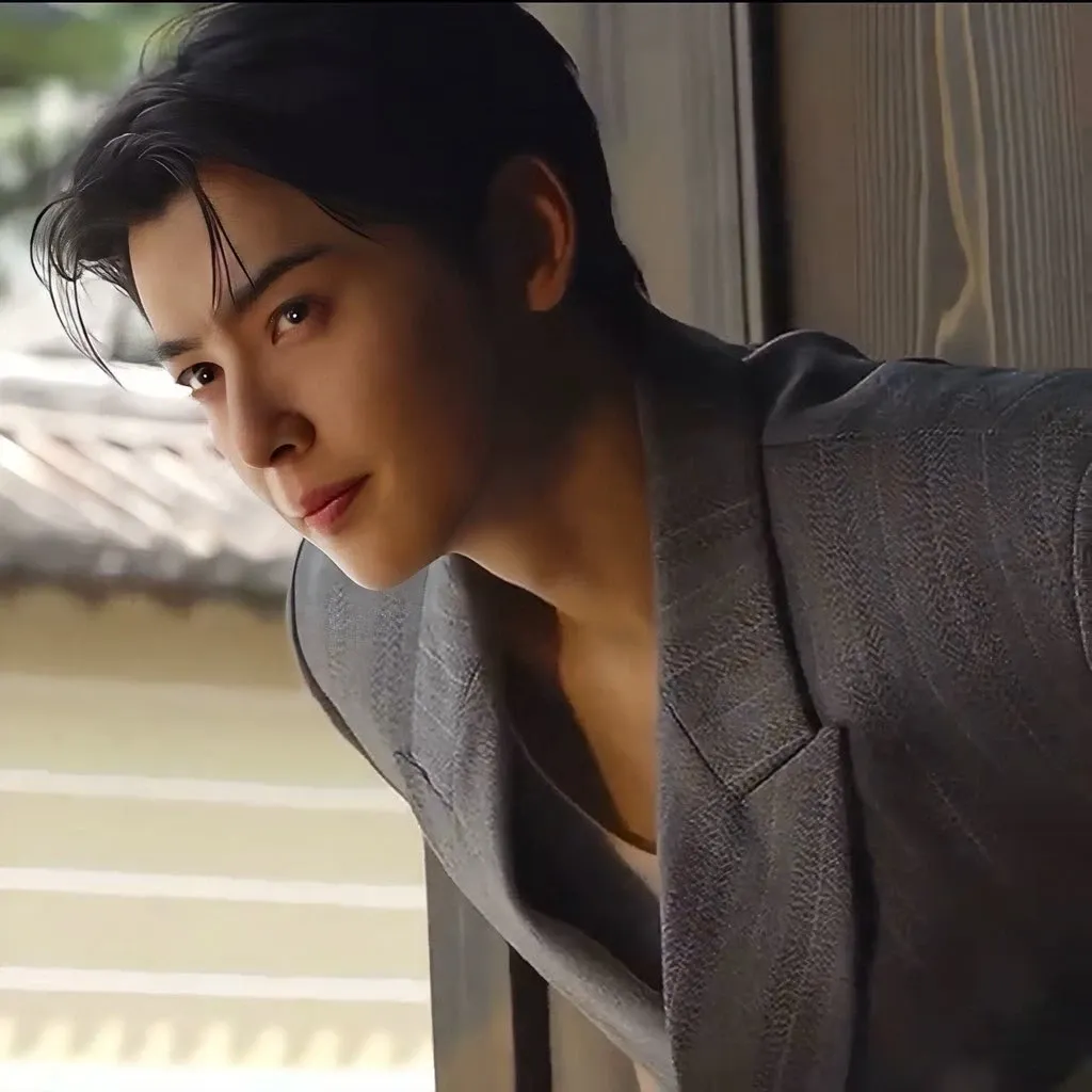 A moment captured by Eunwoo (ASTRO)'s fan
