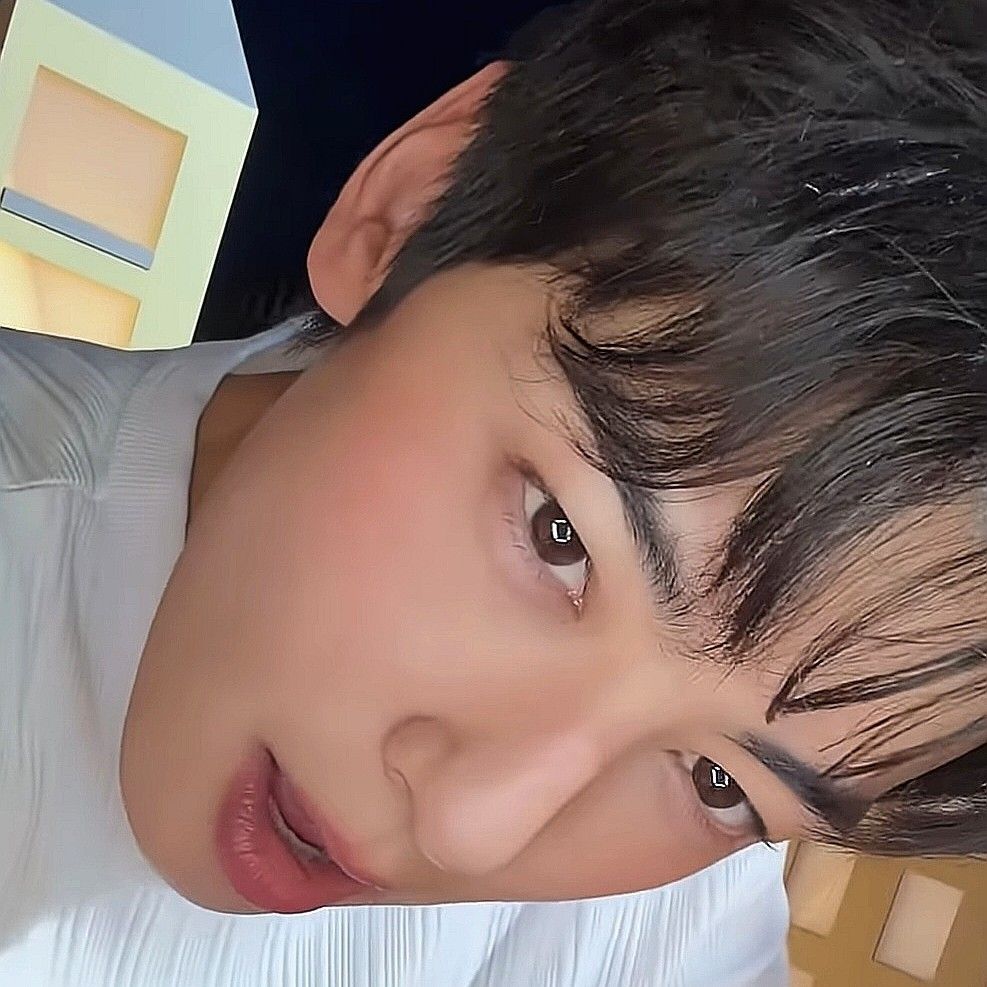 Latest photo of Eunwoo (ASTRO)