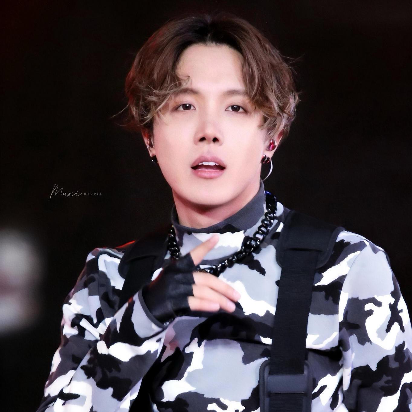 제이홉 (방탄소년단)의 최신 사진