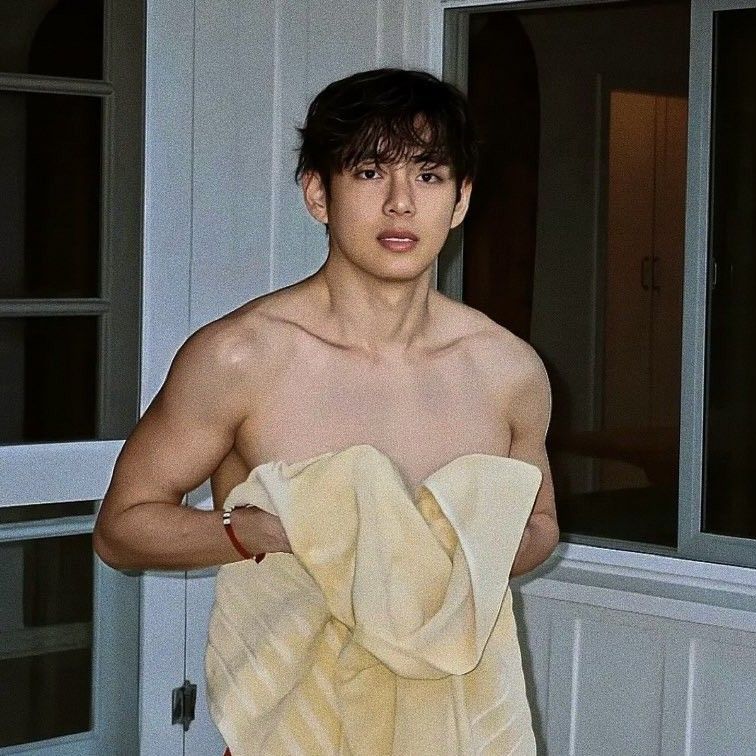 A moment captured by V (BTS)'s fan