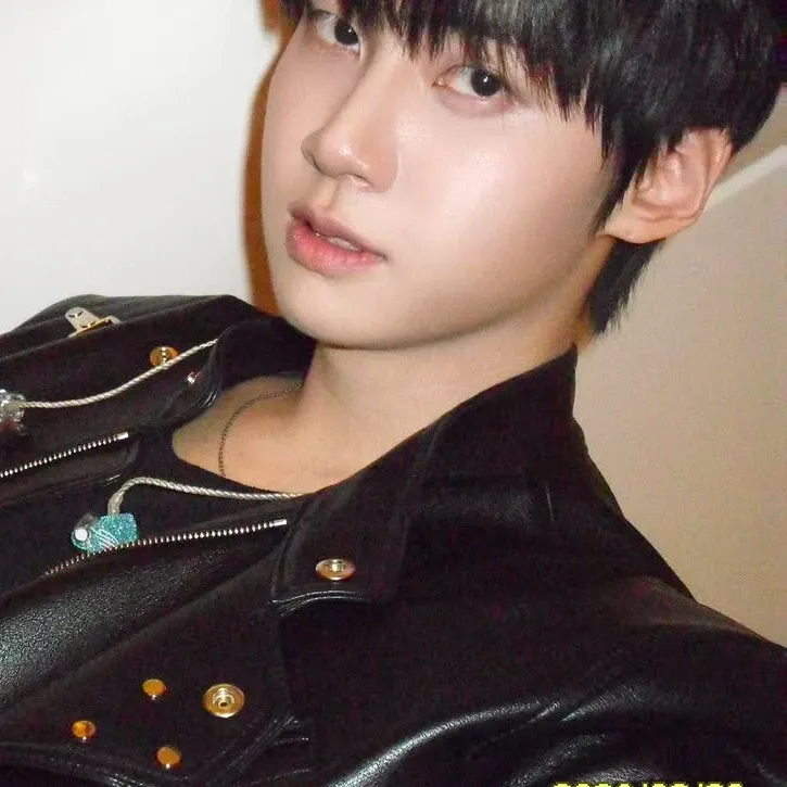 Behind-the-scenes cut of Lee Jinhyuk