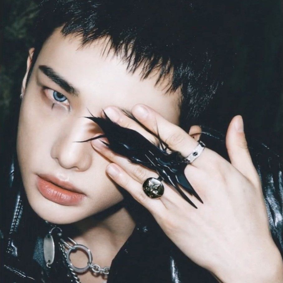 Latest photo of Hyunjin (Stray Kids)