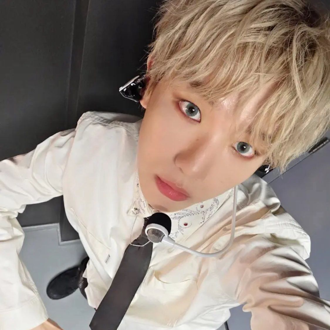 백현 (EXO)의 비하인드 컷