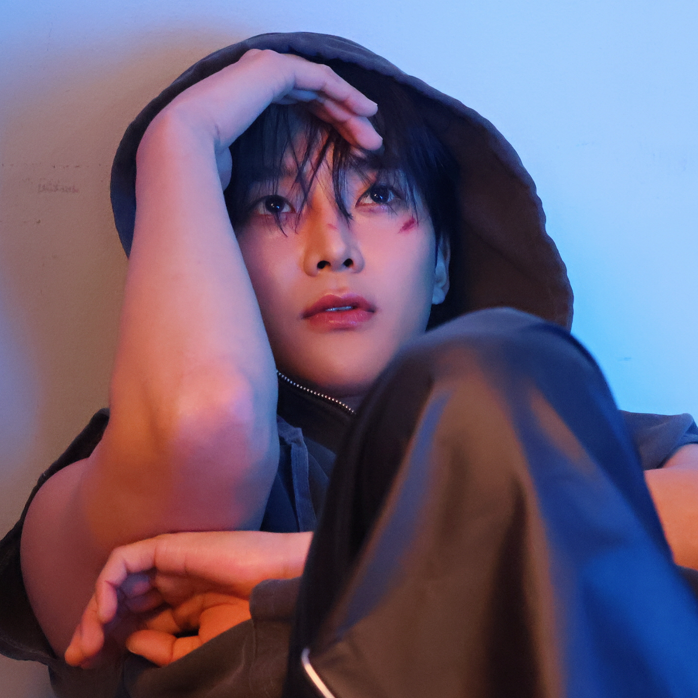 로운의 비하인드 컷