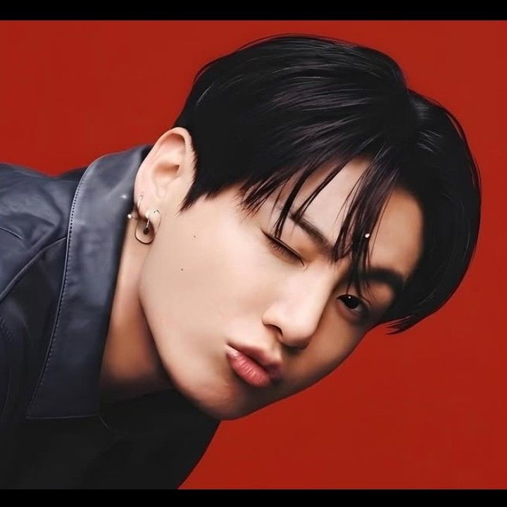 Foto aktivitas terbaru Jungkook (BTS)