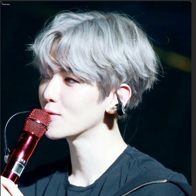 Foto aktivitas terbaru Baekhyun (EXO)
