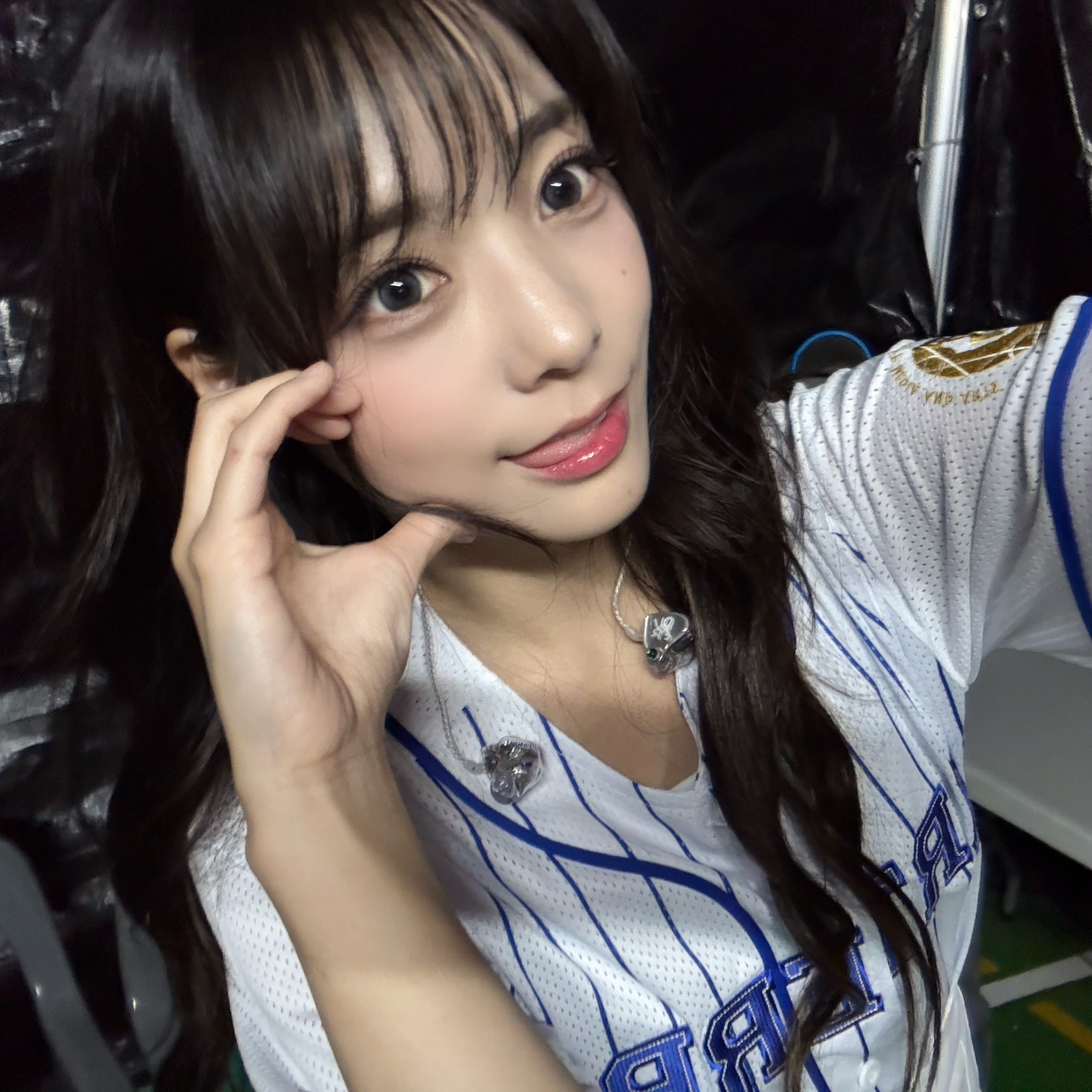 Behind-the-scenes cut of Siyeon (QWER)