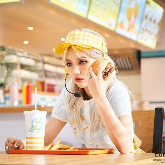 ソヨン (i-dle)の最新写真