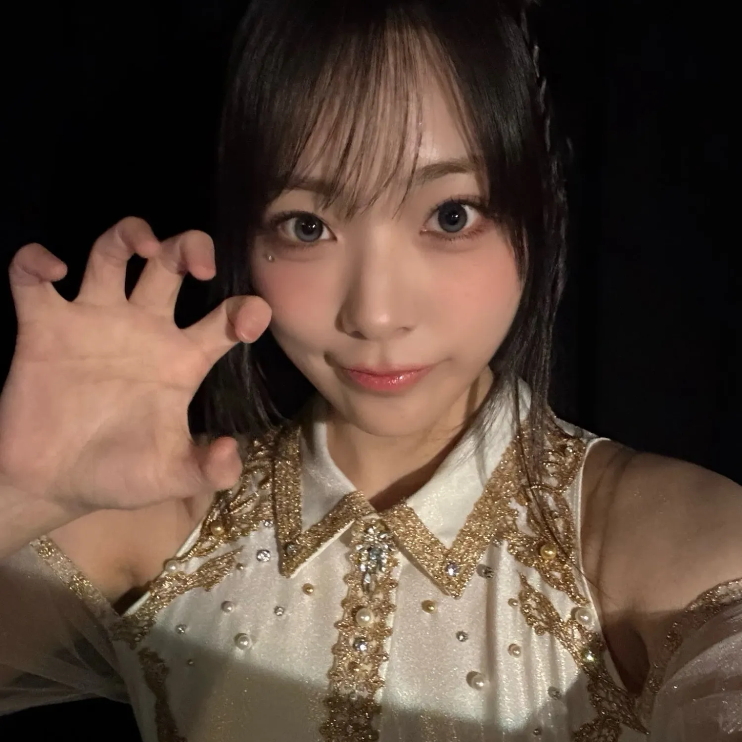 Recent activity shot of Siyeon (QWER)