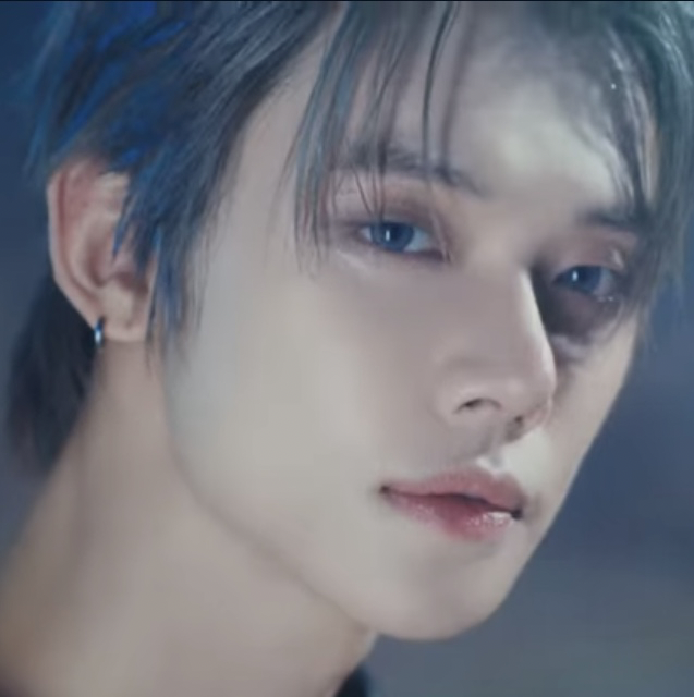 A moment captured by Yeonjun (TOMORROW X TOGETHER)'s fan