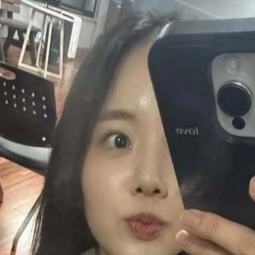 Latest photo of Lee Soojin (Weeekly)