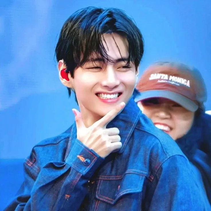 뷔 (방탄소년단)의 비하인드 컷