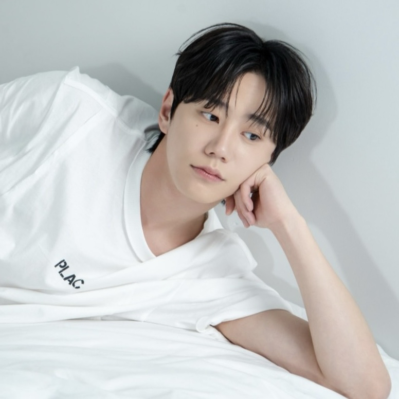 Recent activity shot of Lee Junyoung