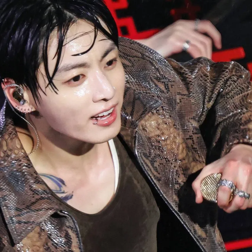 Momen yang diabadikan oleh penggemar Jungkook (BTS)