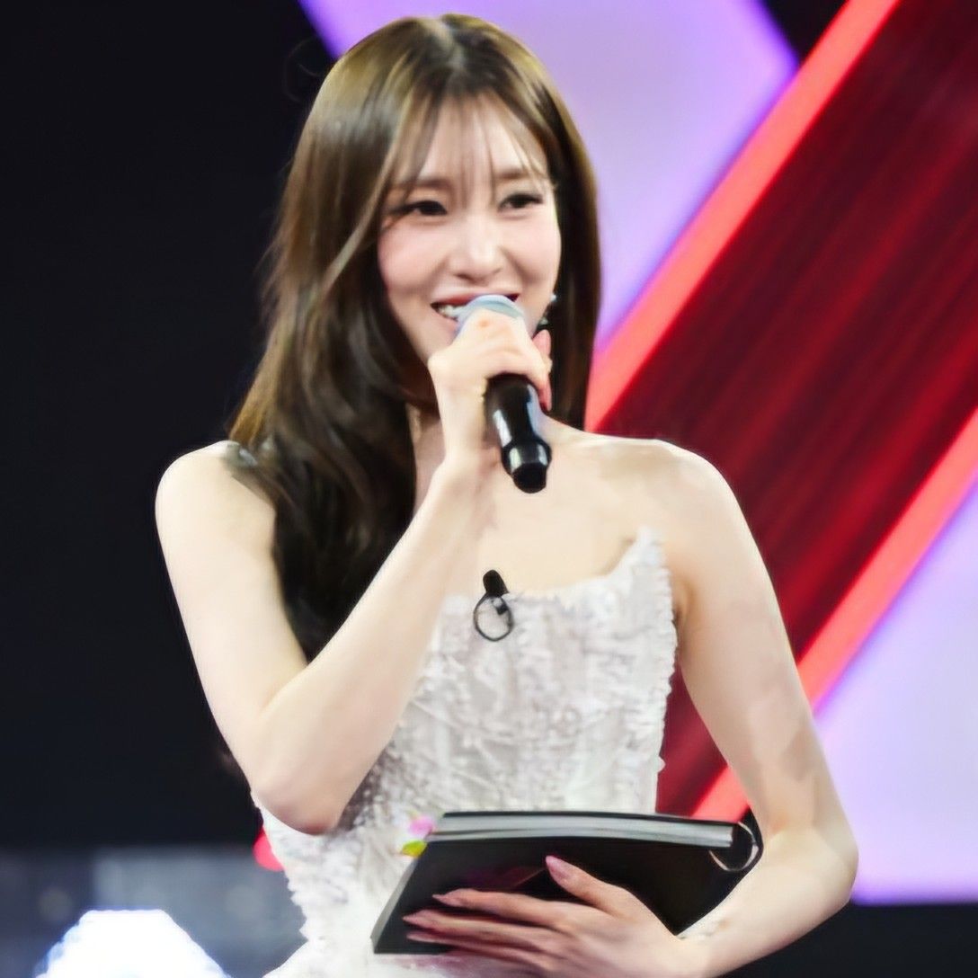 Tiffany Young (少女时代)的最新活动照片