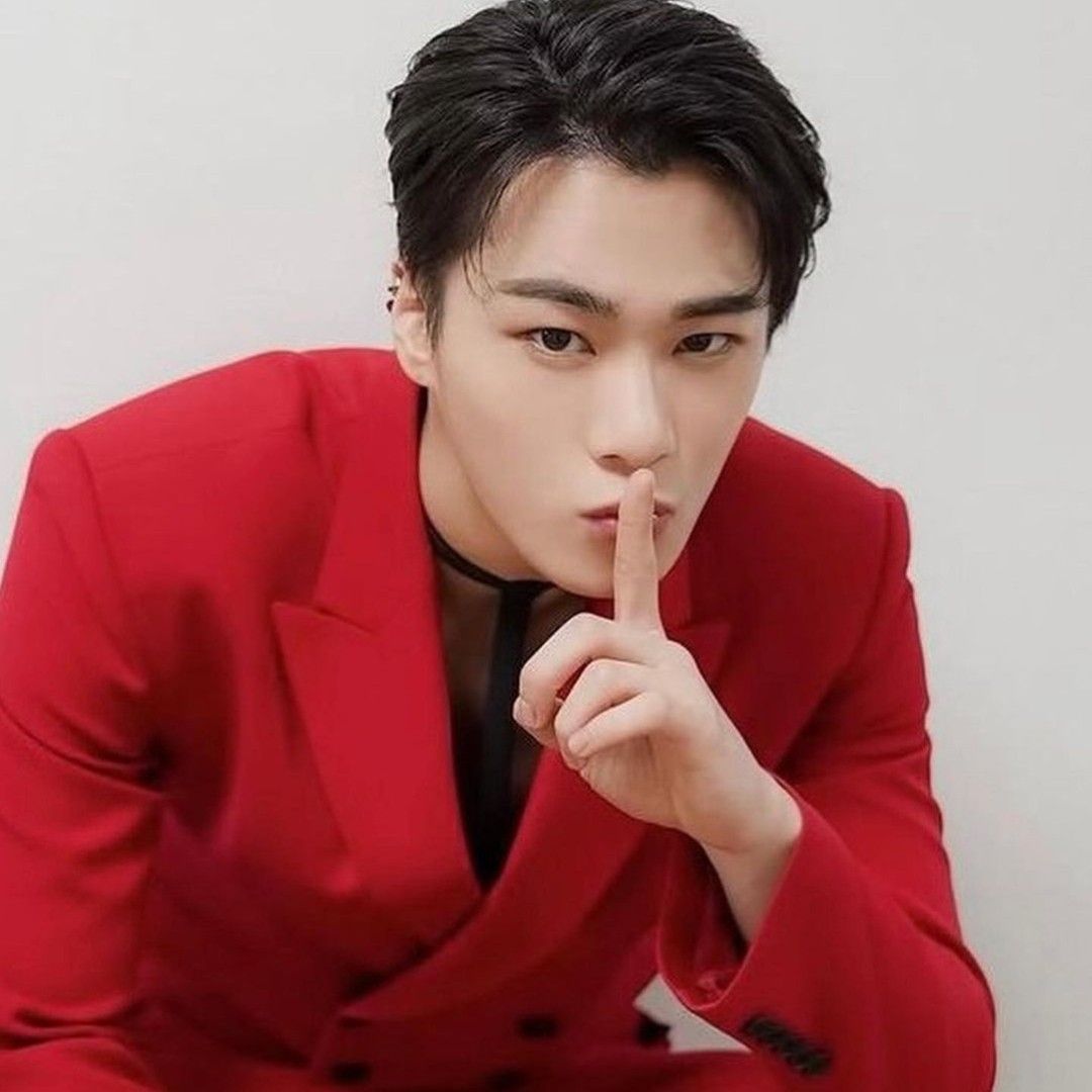 Behind-the-scenes cut of Moonbin (ASTRO)