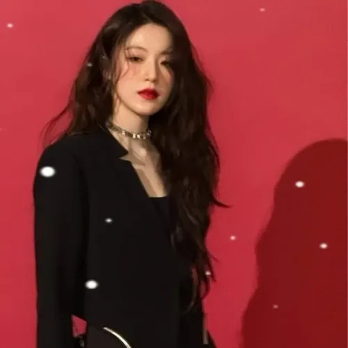 Recent activity shot of Shuhua (i-dle)