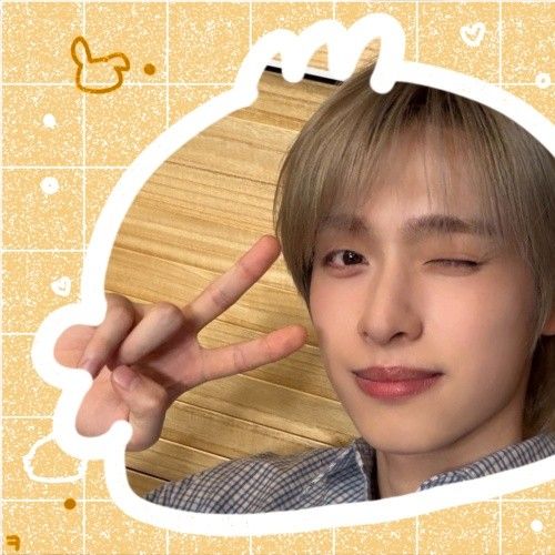 A moment captured by Gaon (Xdinary Heroes)'s fan