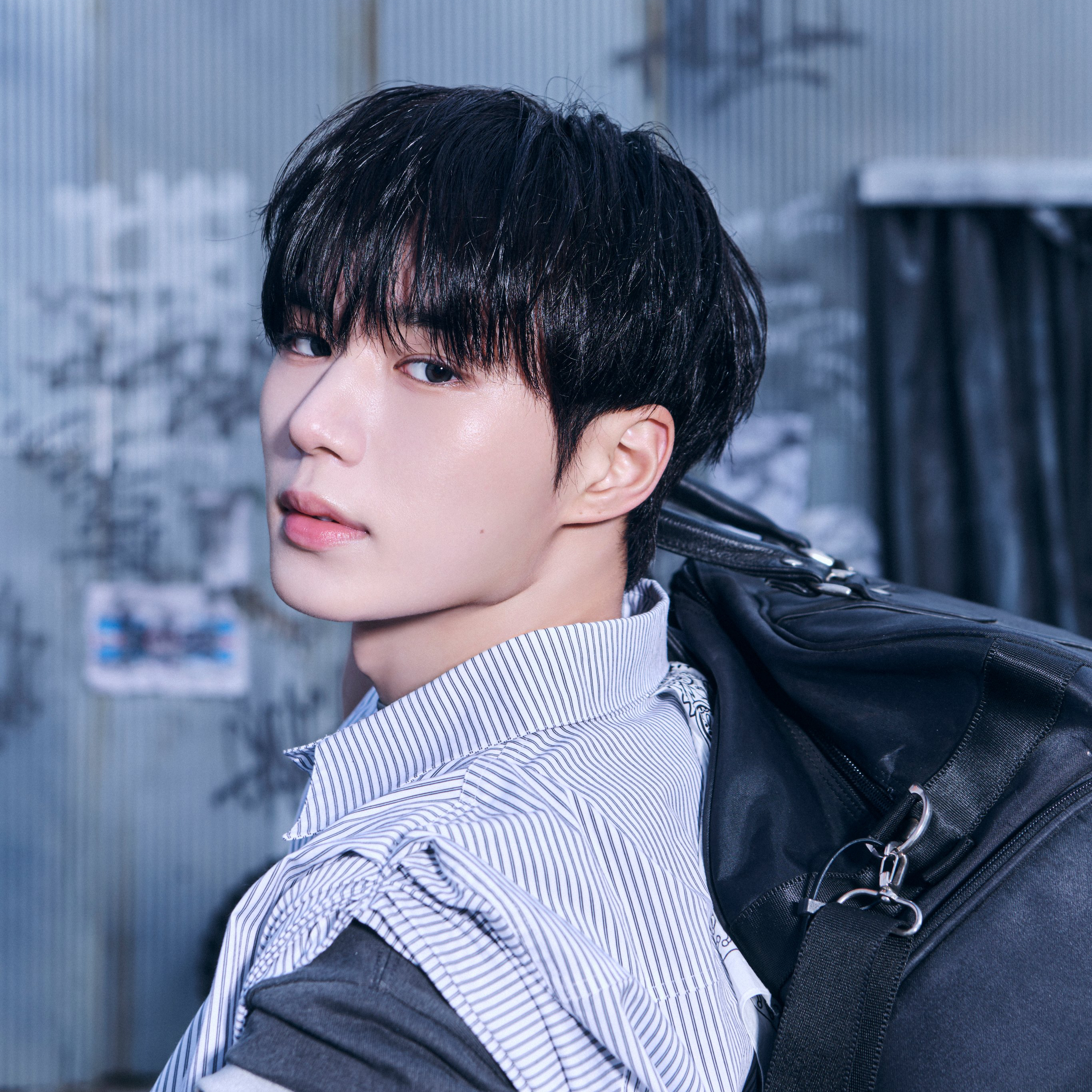 Behind-the-scenes cut of Kim Junseo (ALPHA DRIVE ONE)