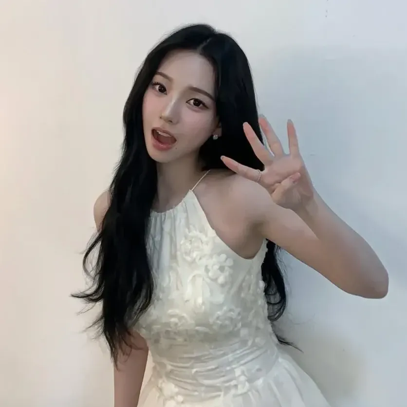 Foto terbaru Karina (aespa)