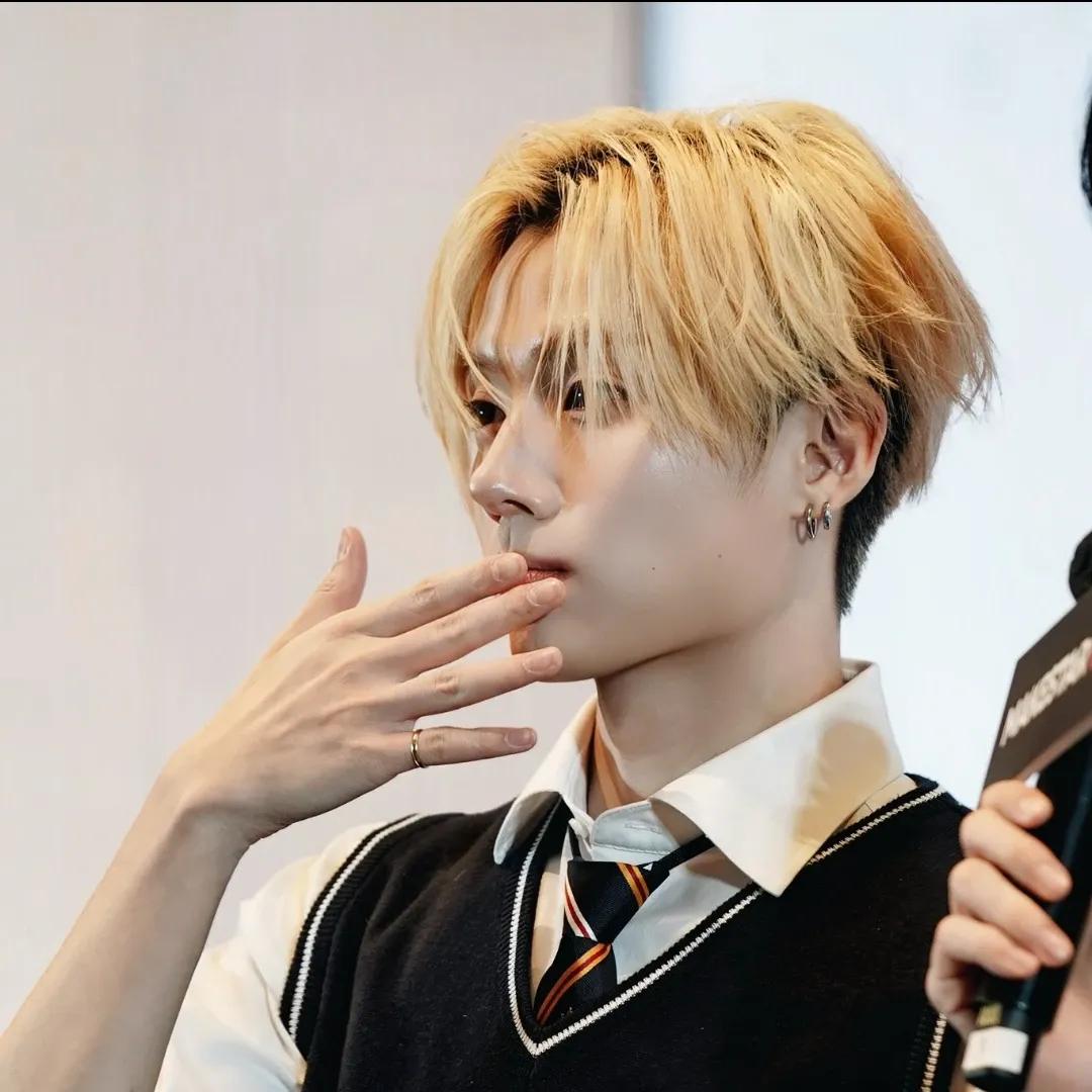 A moment captured by Lee Sangwon (ALPHA DRIVE ONE)'s fan