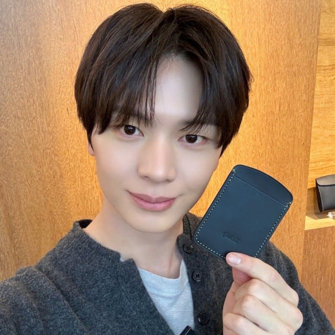 Behind-the-scenes cut of Yook Sungjae (BTOB)